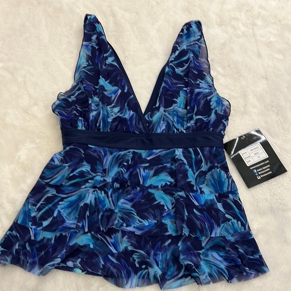Mazu swim top  v neck size 10 NWT